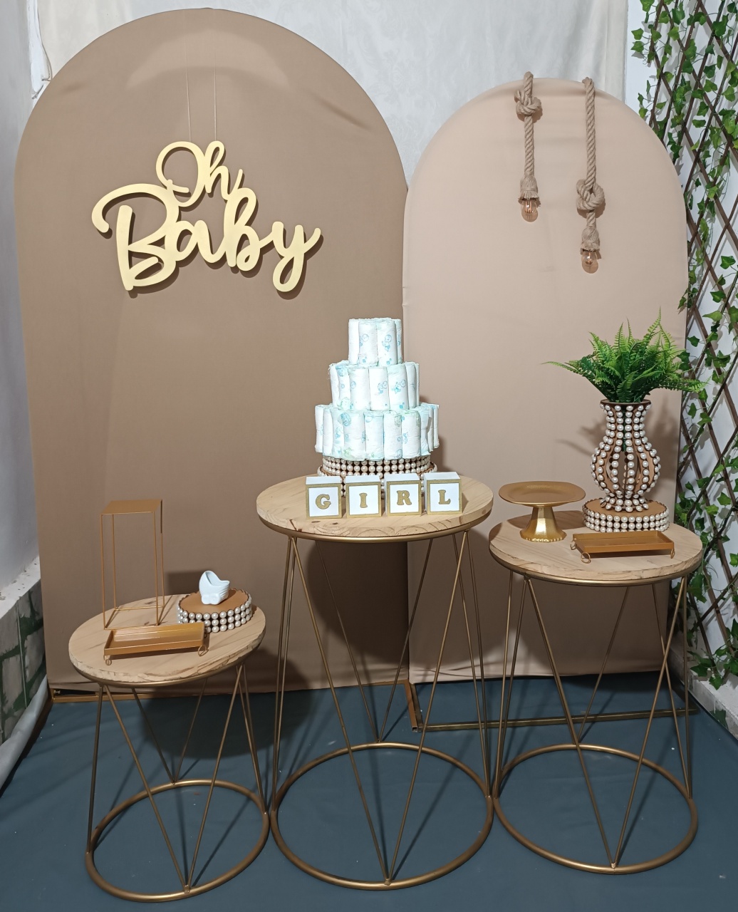 Kit Oh Baby Marrom Claro Marrom Escuro Com Mesa de Ferro Triângulo - FERNANDO FESTAS E EVENTOS