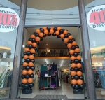 Arco de Balões Laranja E Preto  - imagem 1