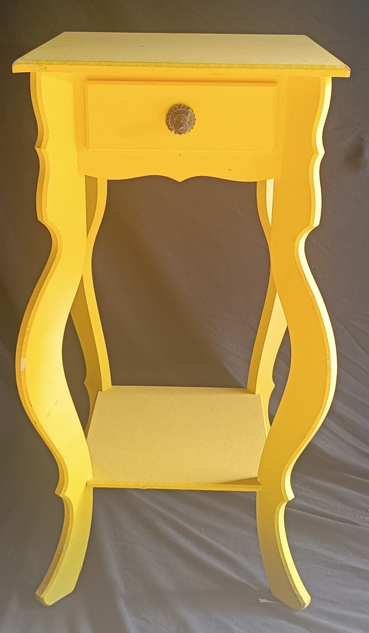 Aparador Amarelo C/Uma Gaveta  - FERNANDO FESTAS E EVENTOS