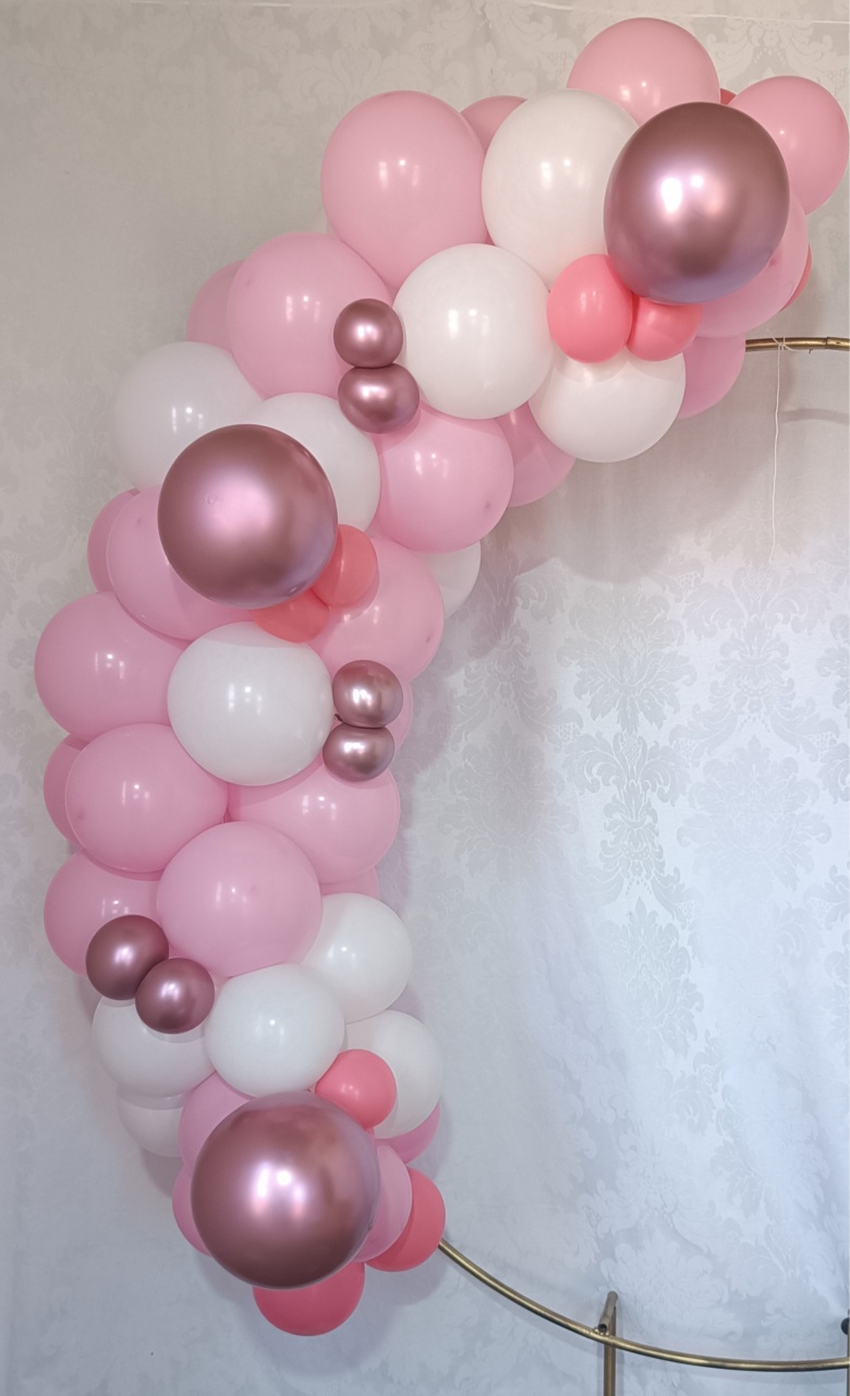 Arco de Balões Rosa E Branco  - FERNANDO FESTAS E EVENTOS