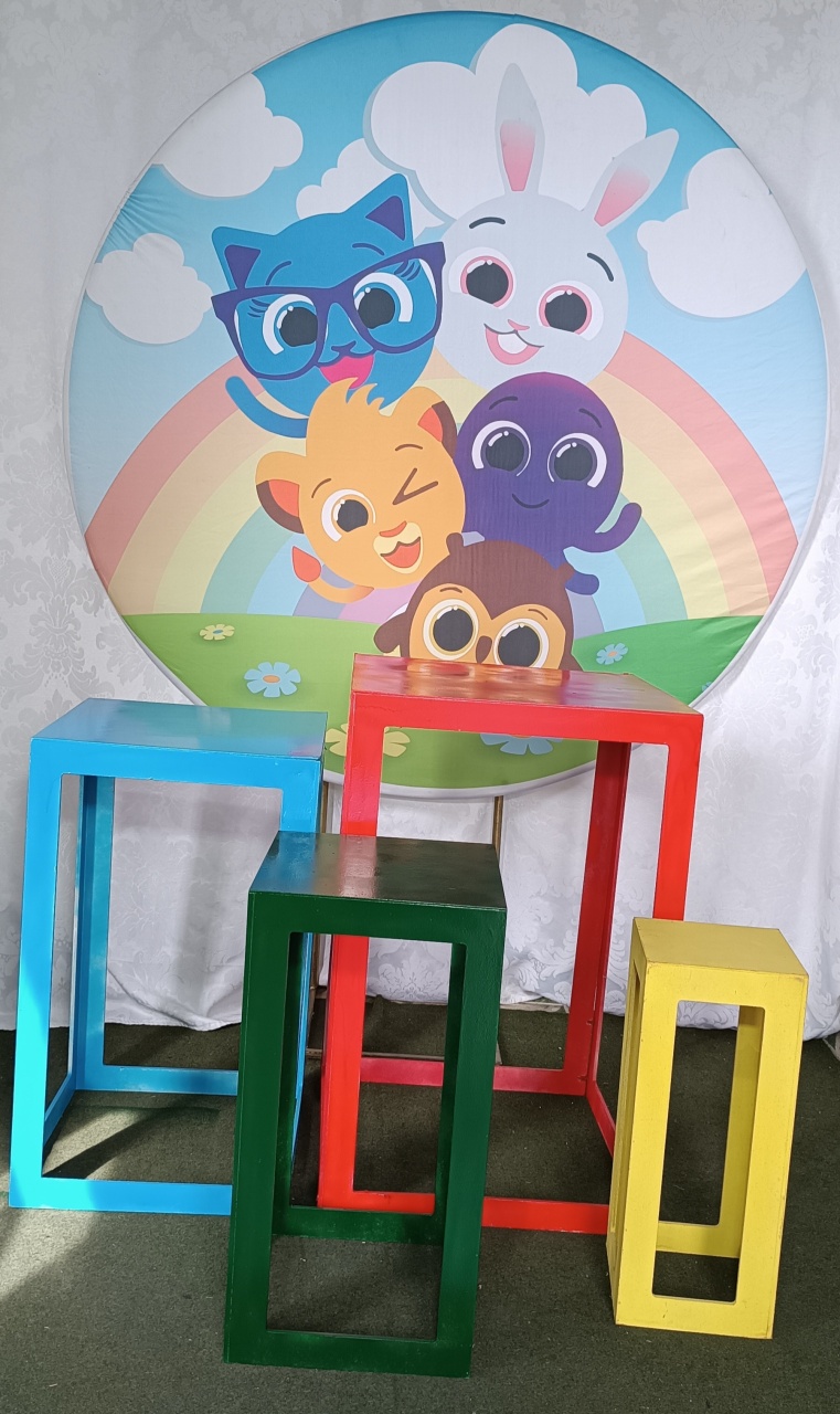 Bolofofo Mesas Quadradas Coloridos  - FERNANDO FESTAS E EVENTOS