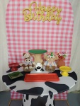 Kit Fazendinha Com Painel Romano Xadrez Vermelho E Cone (09) - imagem 2