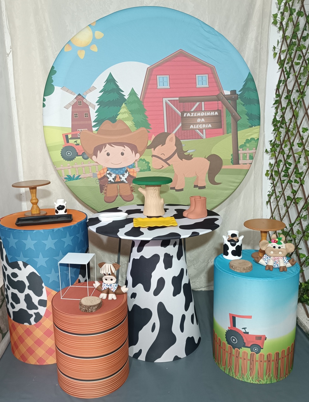 Kit Fazendinha da Alegria Com Cone E Cilindros ( 03) - FERNANDO FESTAS E EVENTOS