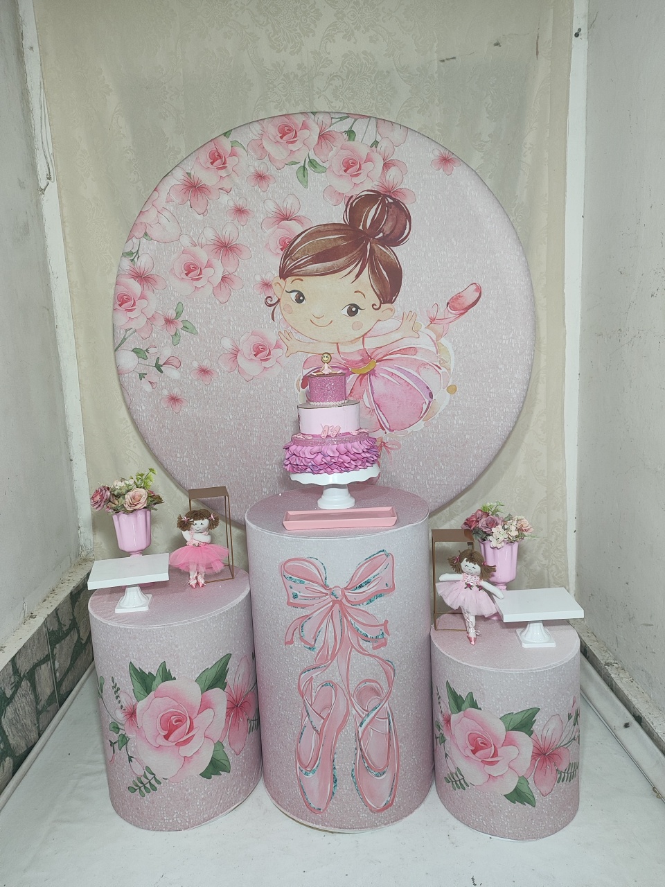 Kit Bailarina Rosa Com Rosas 01 - FERNANDO FESTAS E EVENTOS