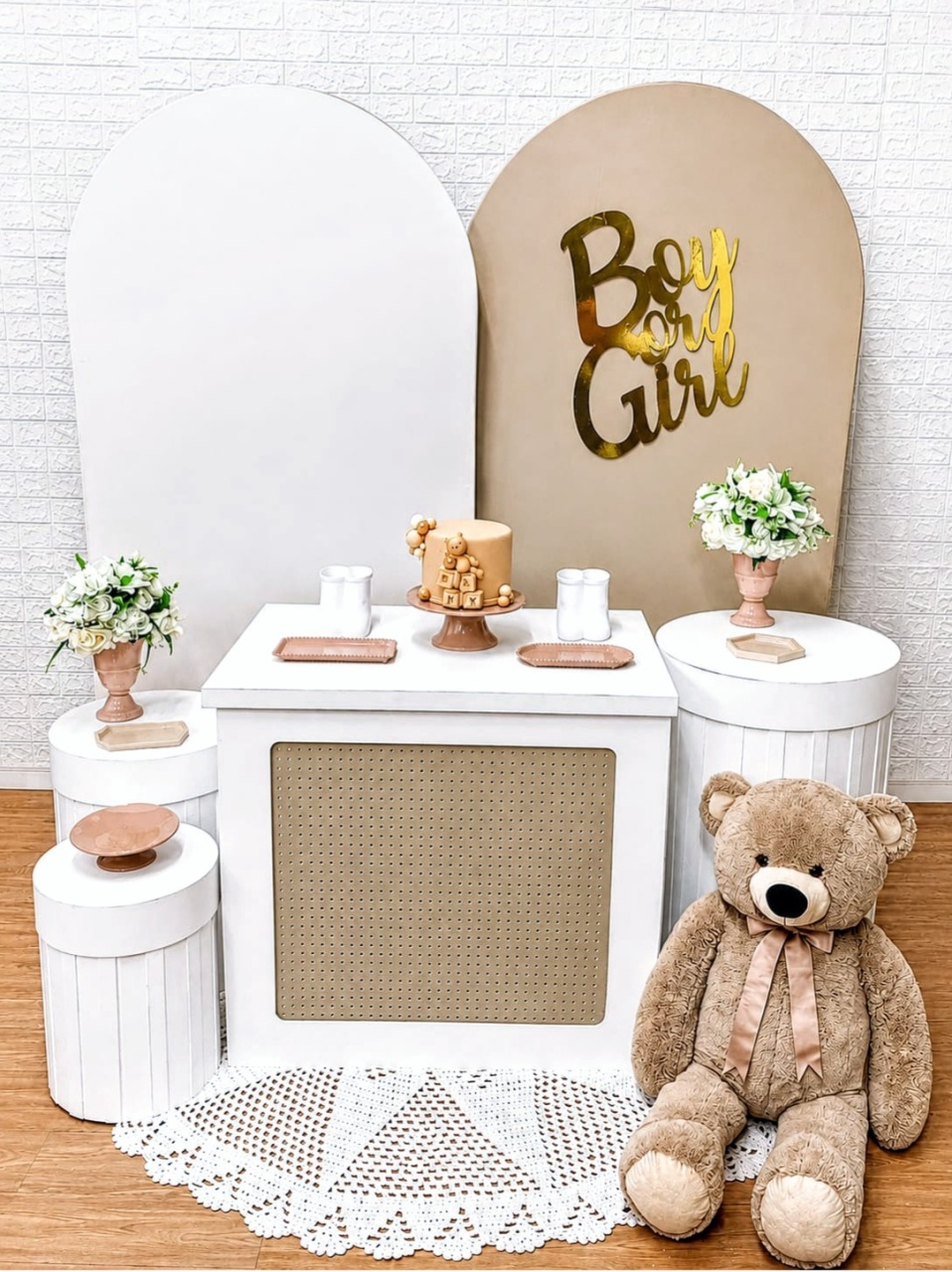 Kit Chá Revelação C/ 2 Painéis Romanos, Cilindros Ripados E Cômoda - Cassia Decore e Celebre