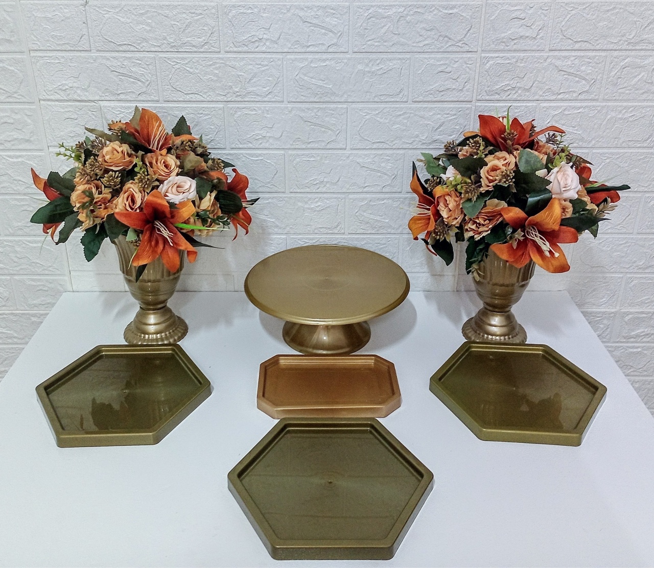 Kit Bandejas / Vasos 2 - Dourado 2  - Cassia Decore e Celebre
