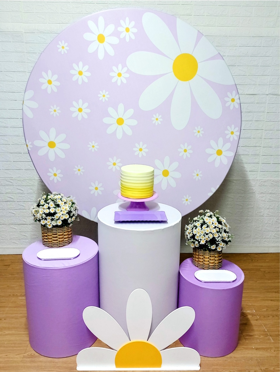Margarida Lilás Kit Padrão 1 Com Capas de Cilindros Lisas - Kit Promocional C/ Painel Redondo - Cassia Decore e Celebre