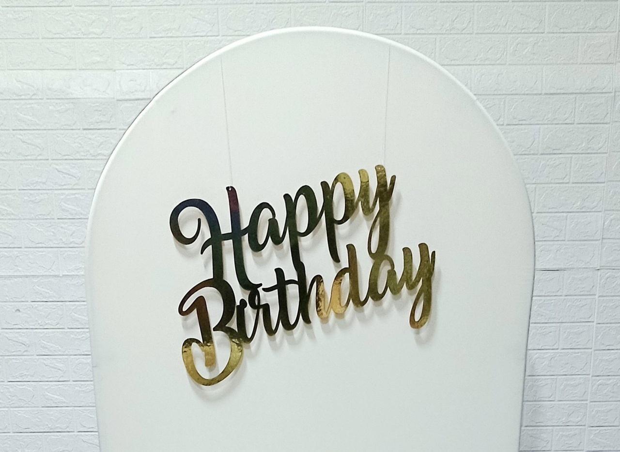 Letreiro Happy Birthday Mdf Dourado (01) 40 X 60 Cm - Cassia Decore e Celebre
