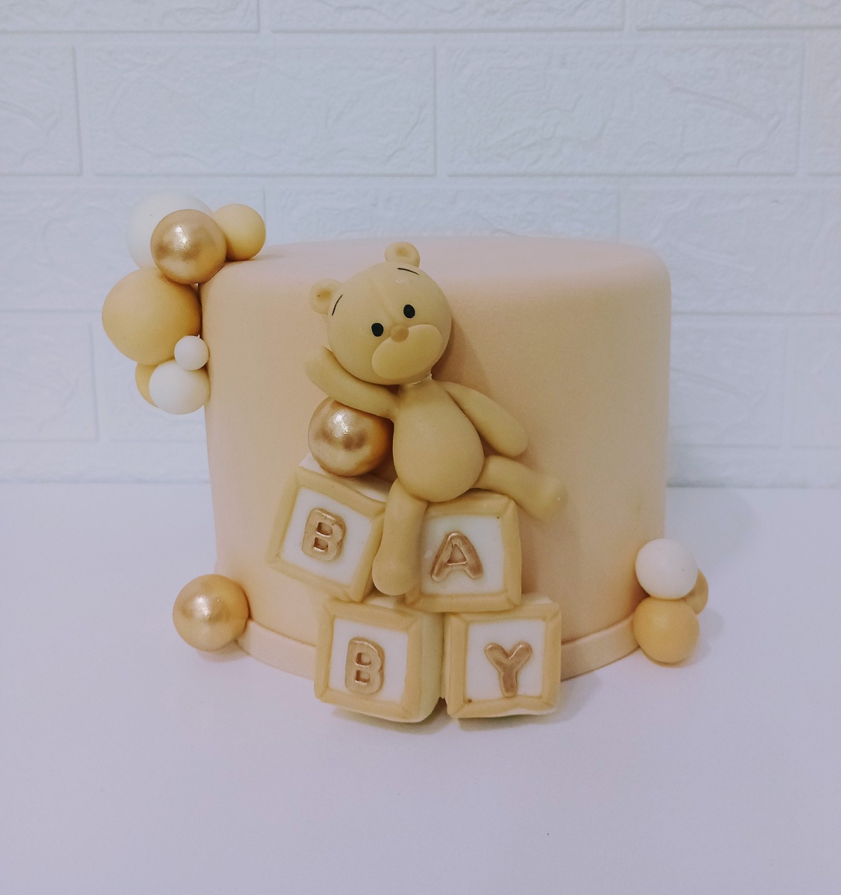 Bolo Fake Ursinho Bege Com Biscuit 1 Andar - Cassia Decore e Celebre