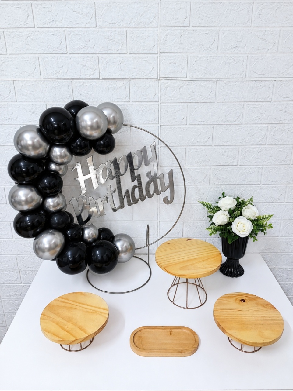 Kit Mini Festa Na Mesa Com Letreiro Happy Birthday Prata (Com 2 Cores de Balões Tradicionais E 1 Metalizada) Preto E Prata - Cassia Decore e Celebre
