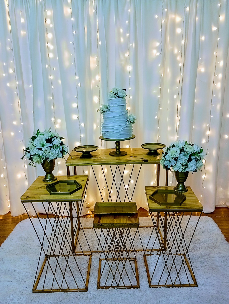 Kit Mesas Treliças C/Cortina de Luz Led Amarela  - Cassia Decore e Celebre