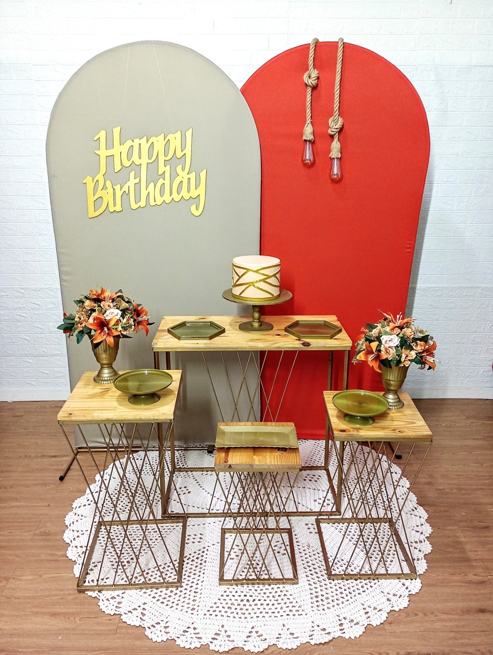 Kit Painel Romano Bege E Laranja C/ 4 Mesas Treliças de Ferro  - Cassia Decore e Celebre
