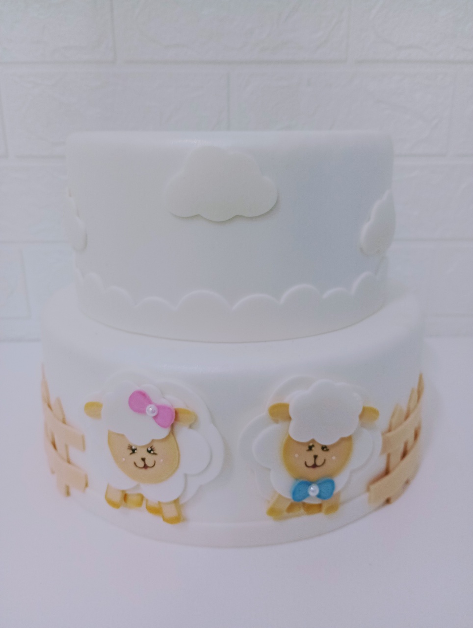 Bolo Fake Ovelhinhas 02 Andares - Cassia Decore e Celebre