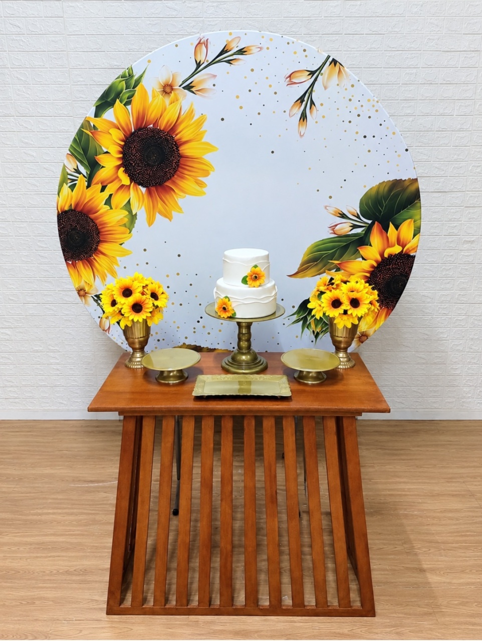 Kit Painel Redondo Girassóis Com Mesa Ripada Triângulo - Cassia Decore e Celebre
