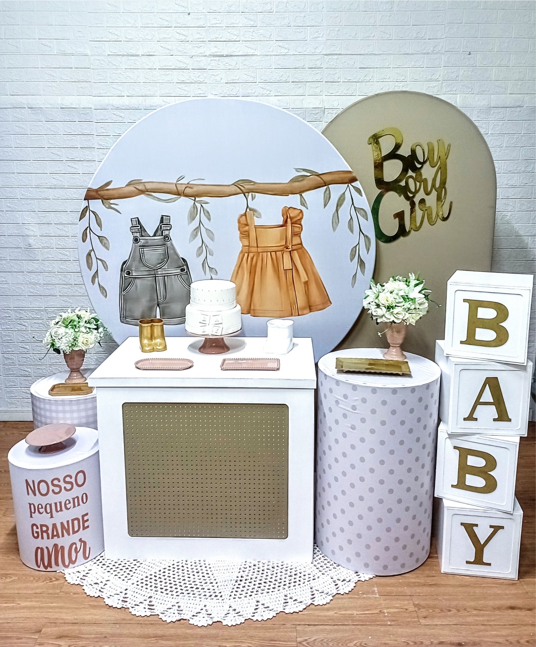 Chá Revelação Roupinhas, Romano, Capas de Cilindros Personalizadas E Cubos Baby - Kit Promocional C/ Painel Redondo - Cassia Decore e Celebre