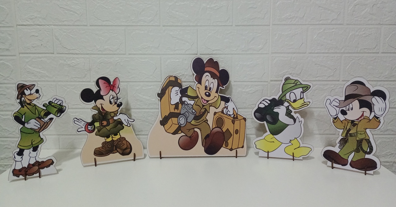 Displays Mickey Safari 5 Unidades  - Cassia Decore e Celebre