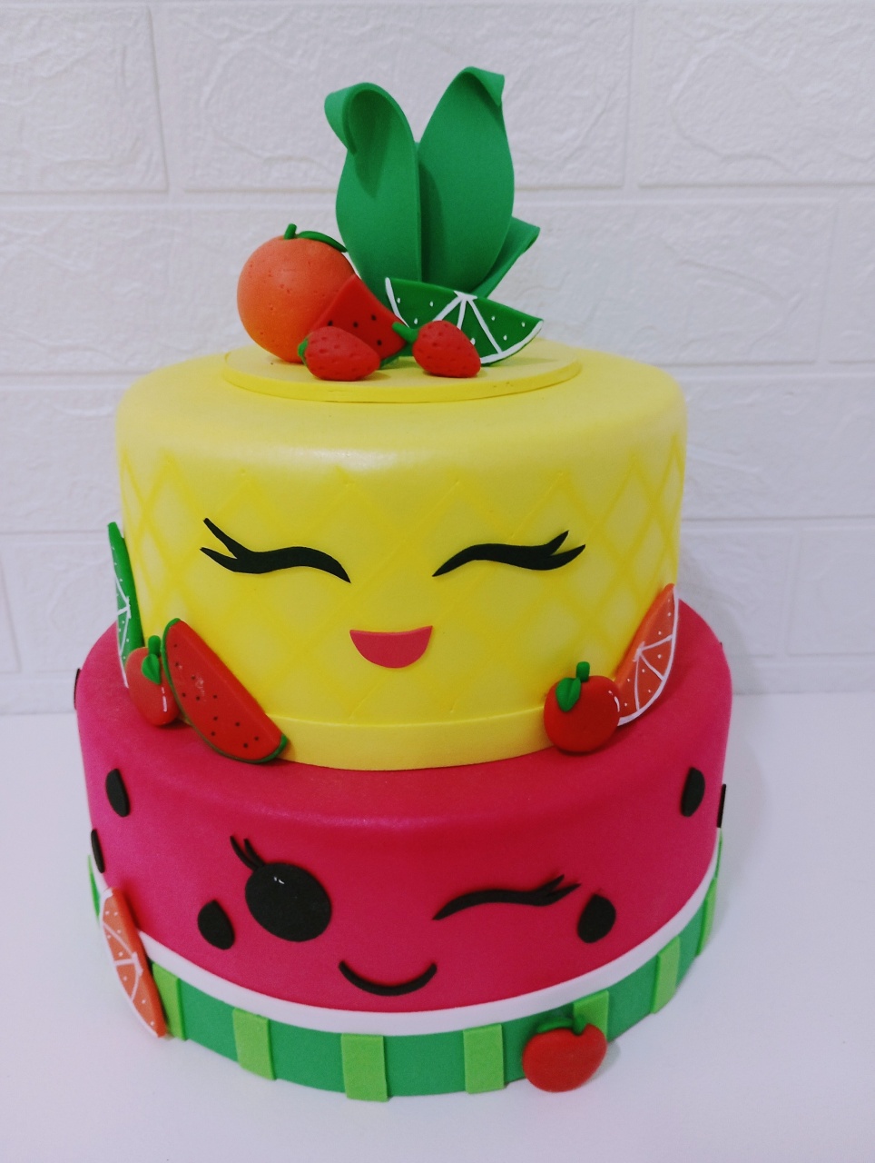 Bolo Fake Frutinhas 02 Andares - Cassia Decore e Celebre