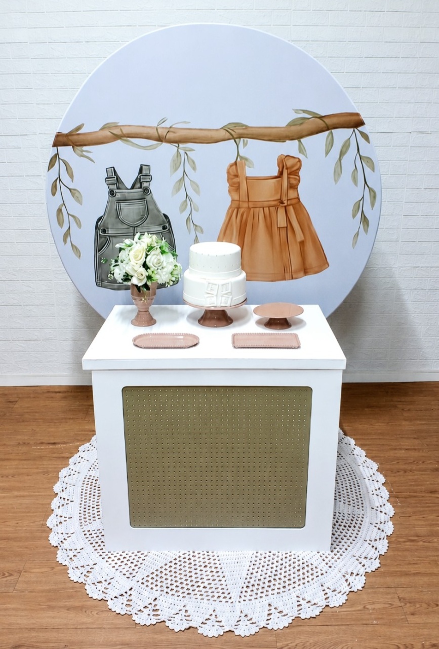 Chá Revelação Roupinhas Com Cômoda + Itens - Cassia Decore e Celebre