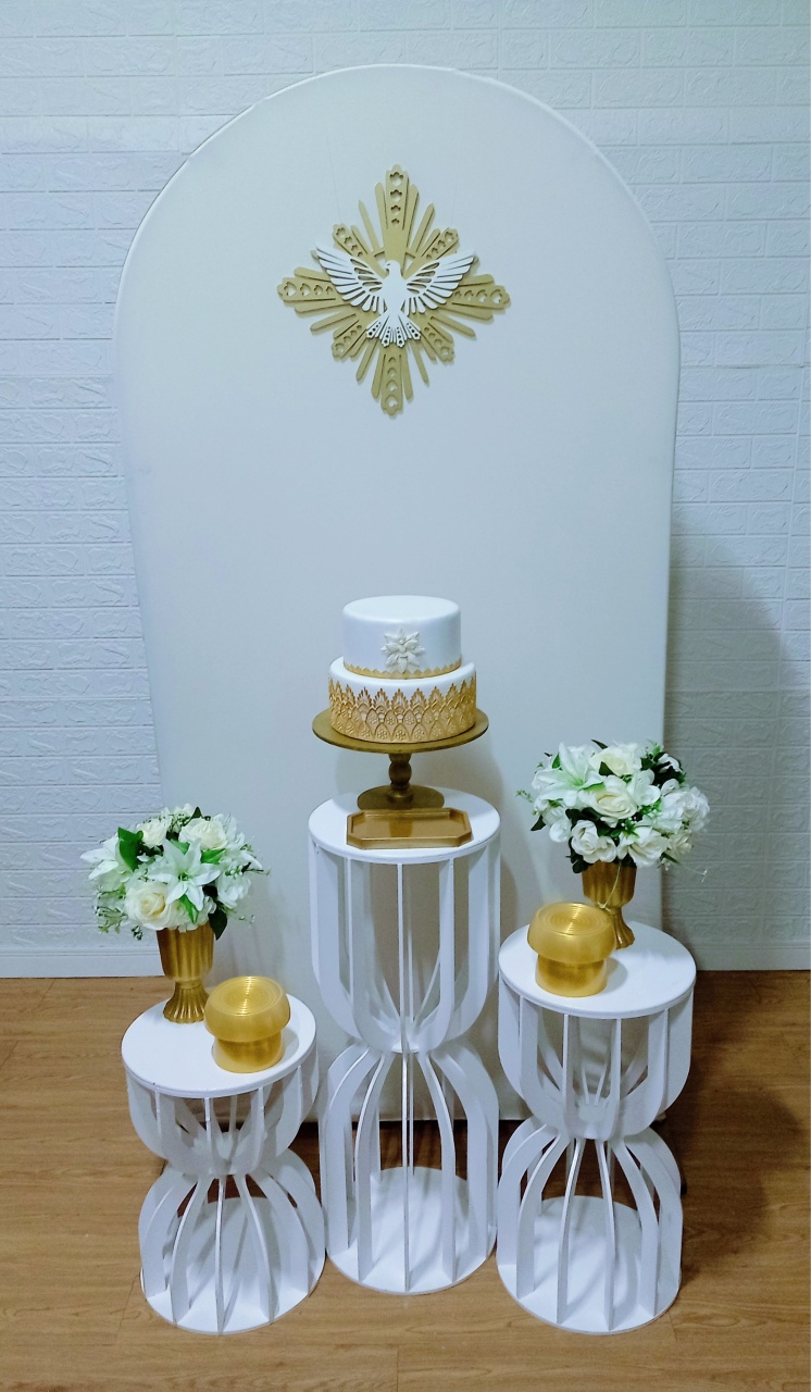 Kit Batizado Painel Romano E Mesas Ampulhetas - Cassia Decore e Celebre