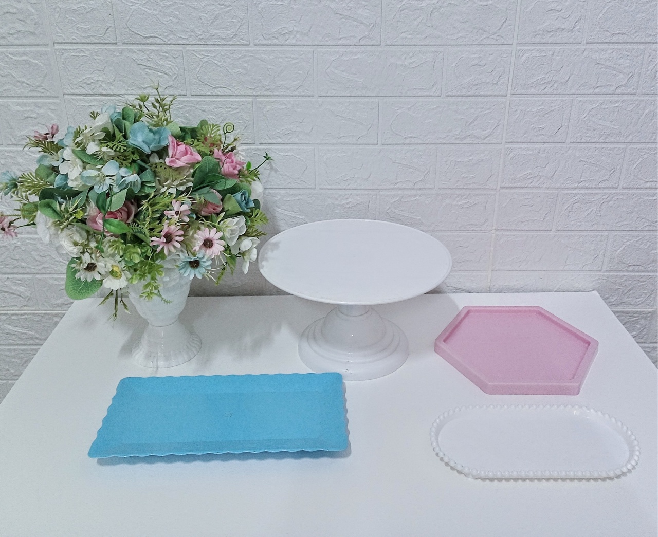 Kit Bandejas / Vasos - Azul Bebê/Rosa Bebê/Branco  1  - Cassia Decore e Celebre