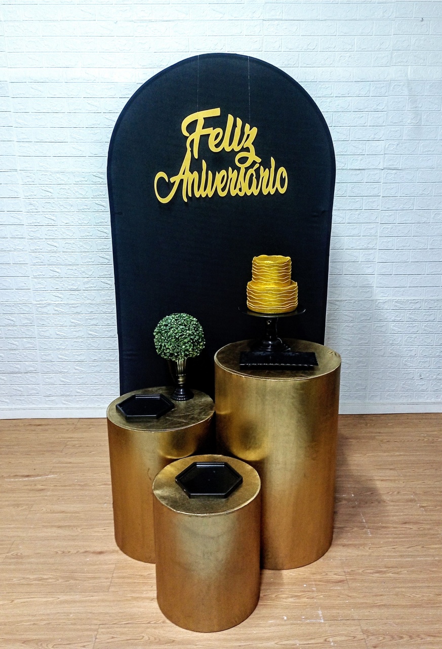 Kit Painel Romano Preto E 3 Mesas Cilindrosc/ Capas Metalizadas + Bandejas - Cassia Decore e Celebre