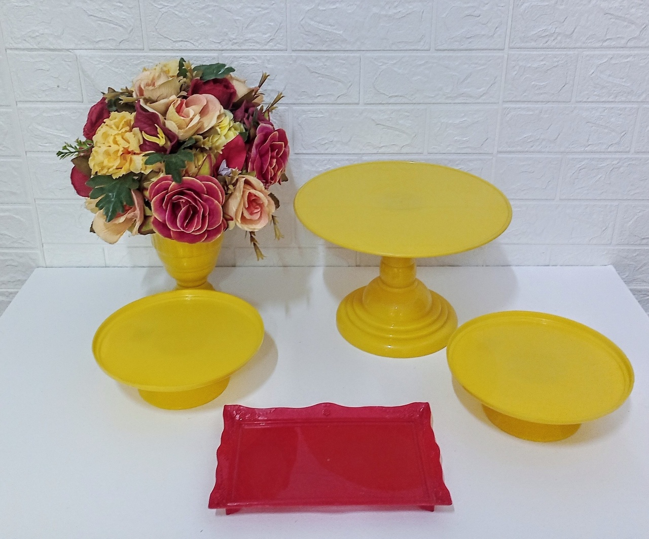 Kit Bandejas / Vasos - Vermelha/Amarela 1 - Cassia Decore e Celebre