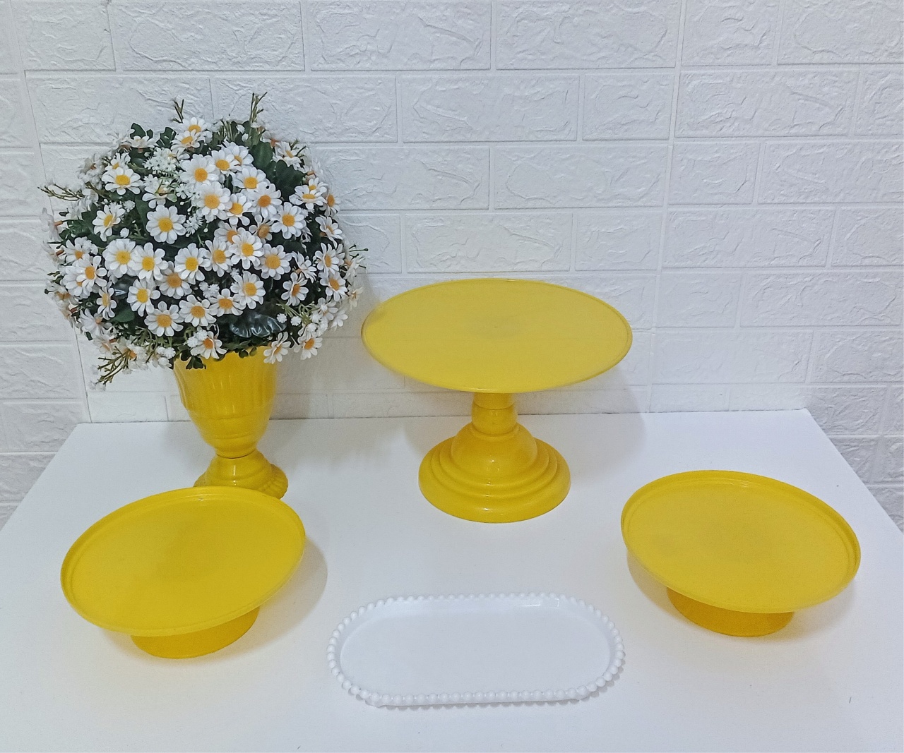 Kit Bandejas / Vasos - Branca/Amarela 1 - Cassia Decore e Celebre