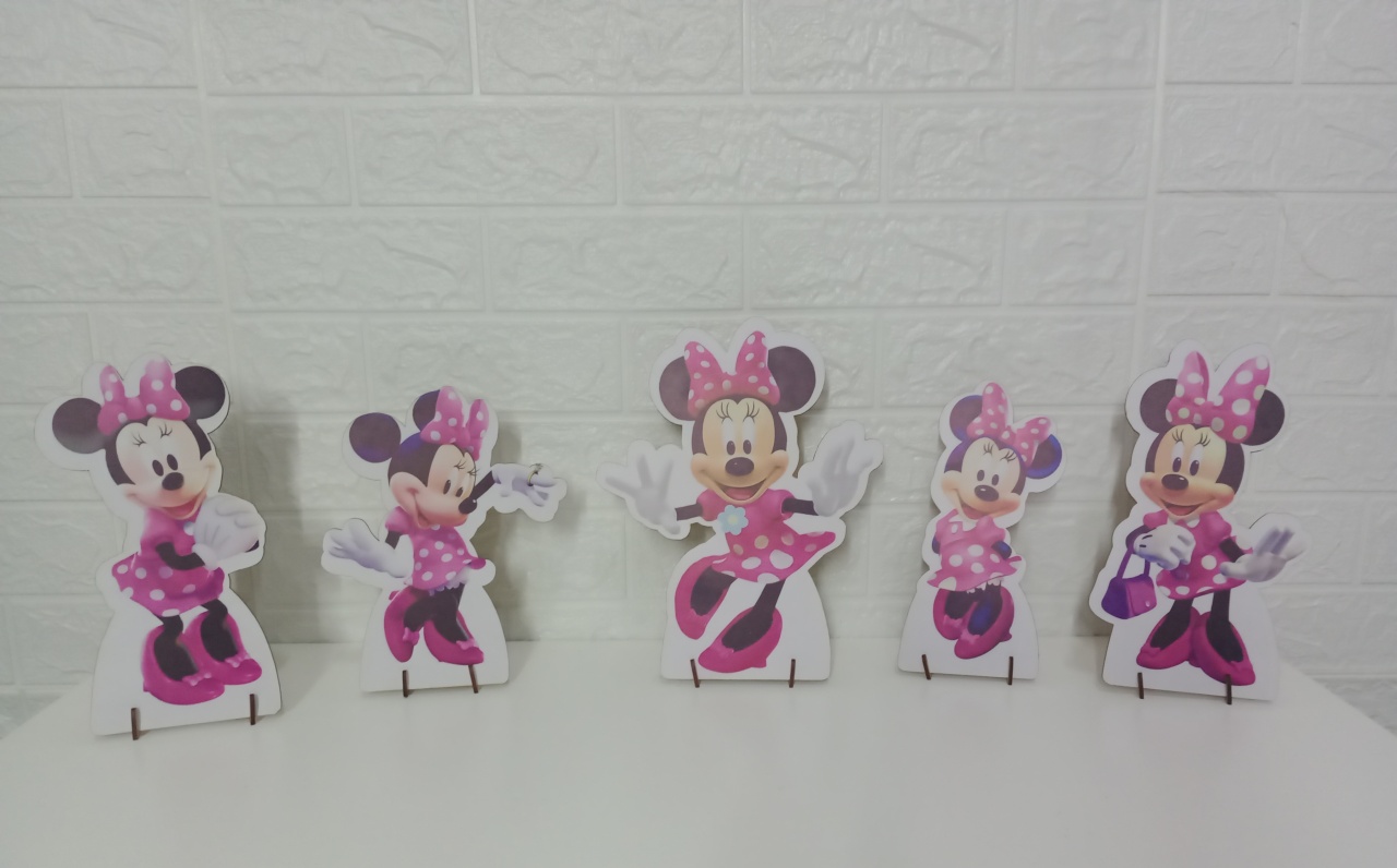  Kit Displays de Mesa Minnie Rosa (2) Mdf 5 Unidades  - Cassia Decore e Celebre