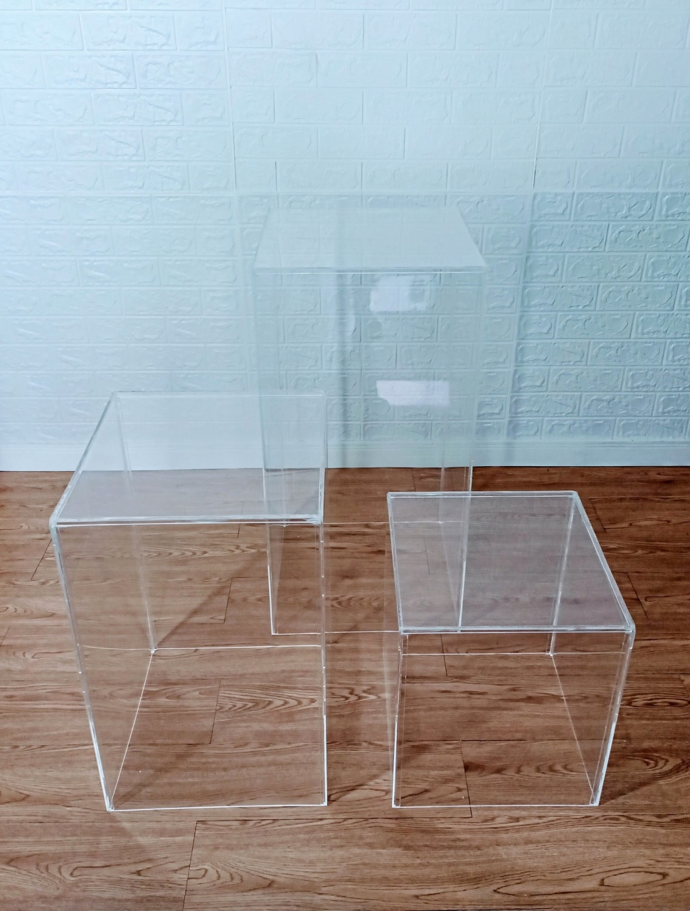 Kit Trio de Mesas Quadradas de Acrílico - Cassia Decore e Celebre