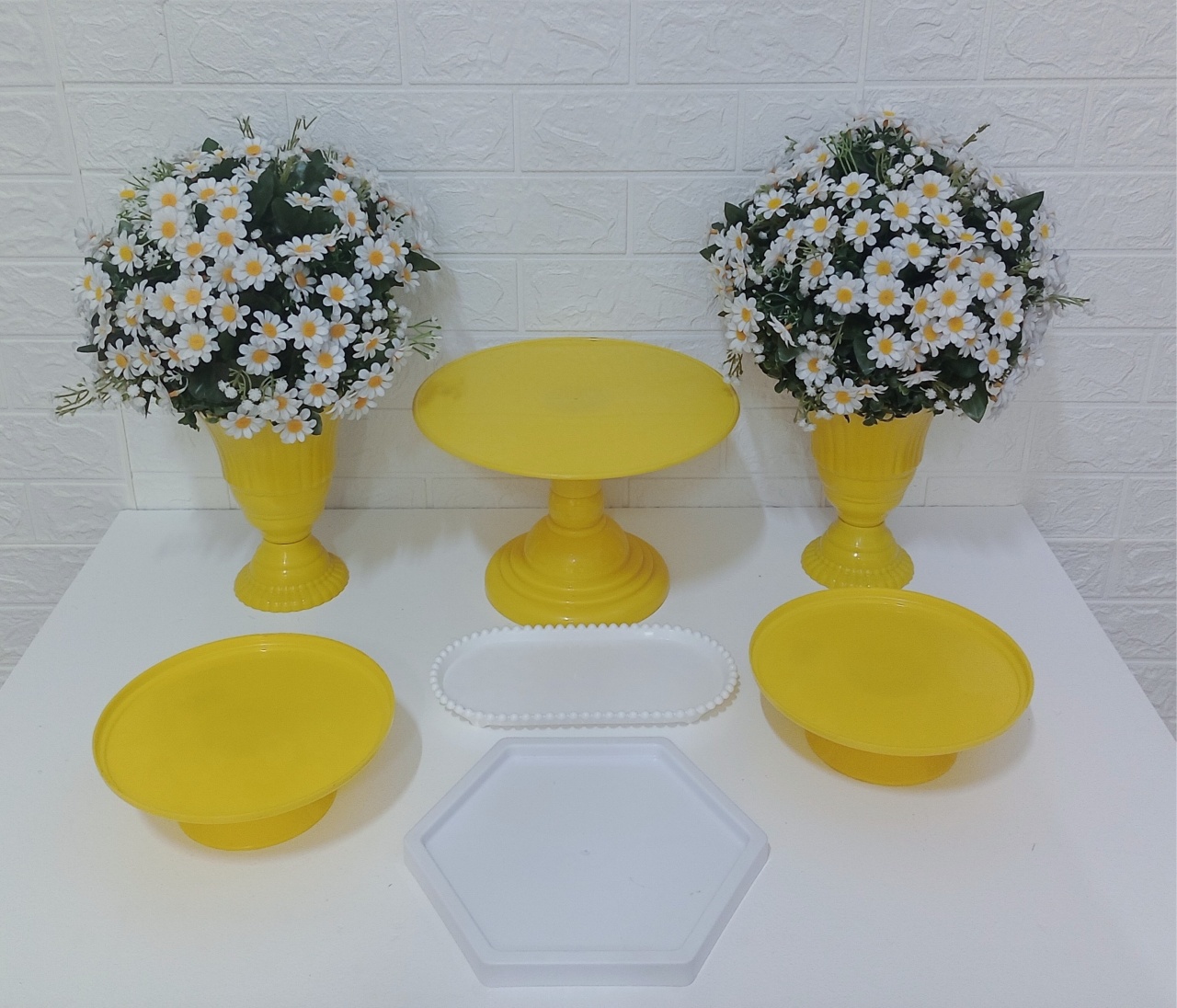 Kit Bandejas / Vasos - Branca/Amarela 2   - Cassia Decore e Celebre