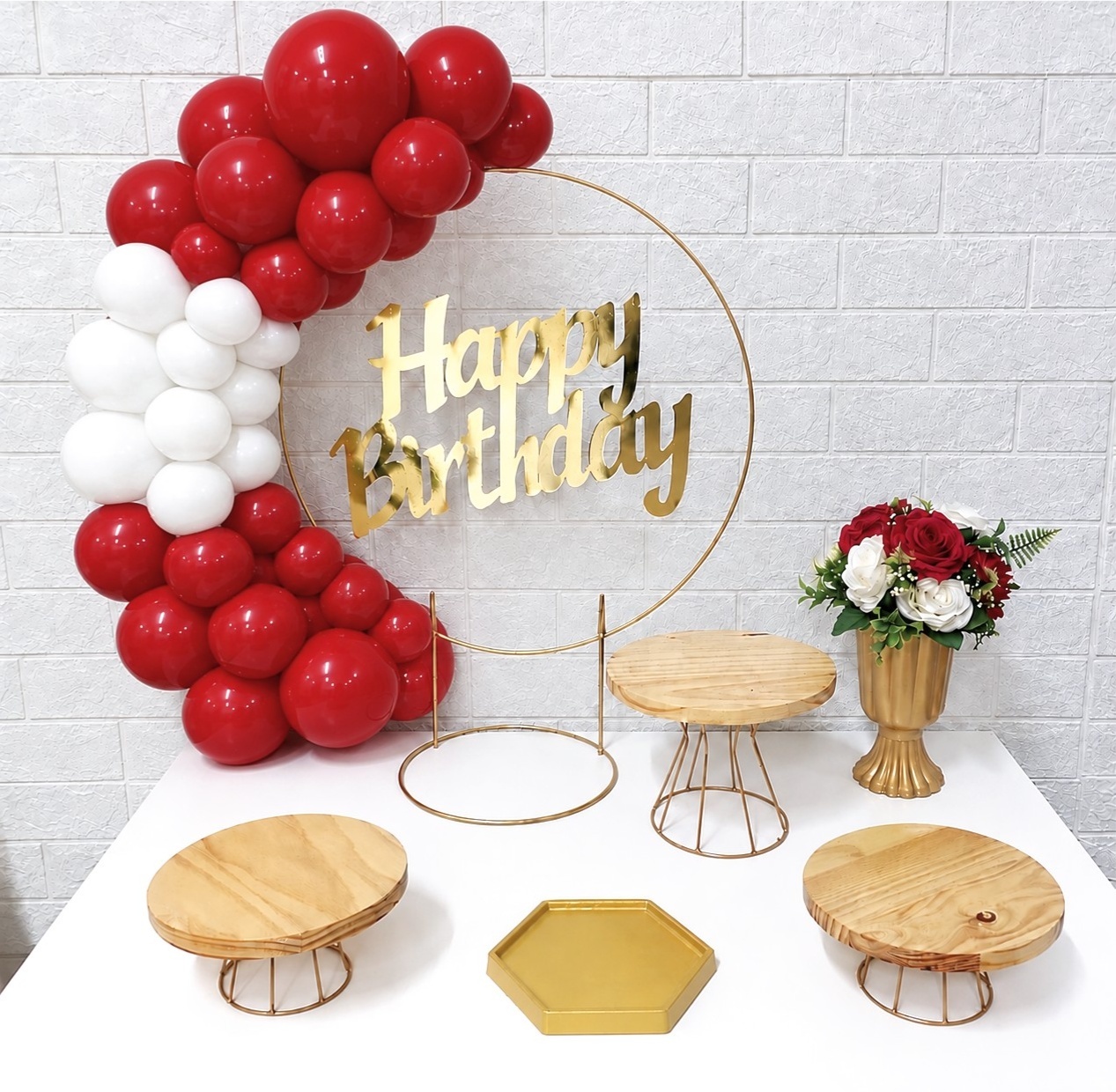 Kit Mini Festa Na Mesa Com Letreiro Happy Birthday Dourado (Com 3 Cores de Balões Tradicionais) - Cassia Decore e Celebre