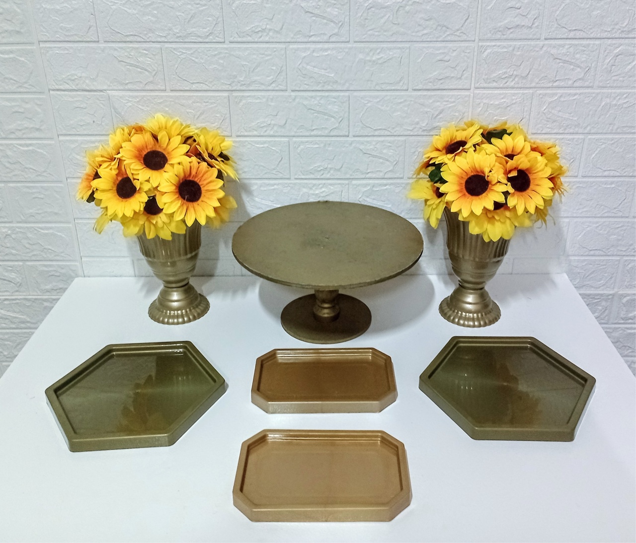 Kit Bandejas / Vasos 3 - Dourado Margaridas 2  - Cassia Decore e Celebre