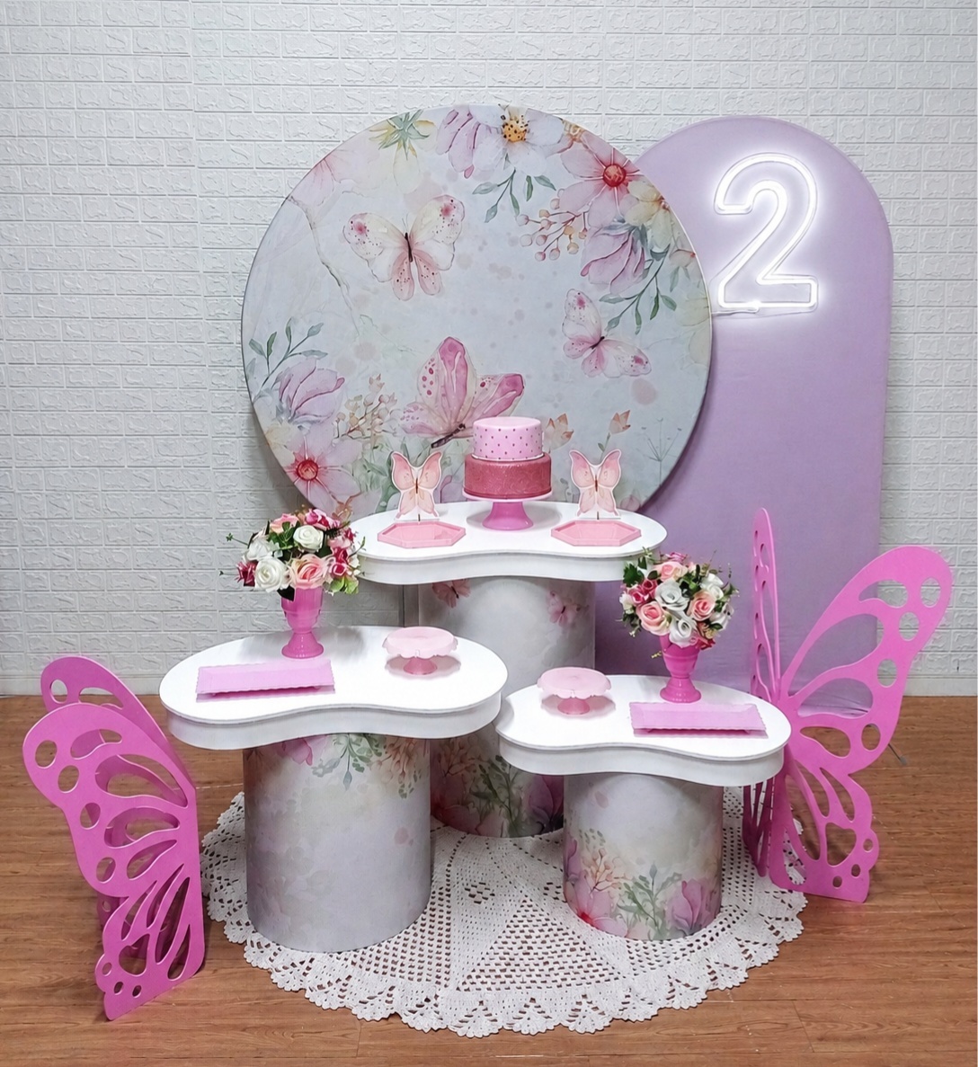 Kit Borboletas C/Capas de Cilindros Personalizadas E Tampos Orgânicos - Kit Promocional C/ Painel Redondo - Cassia Decore e Celebre