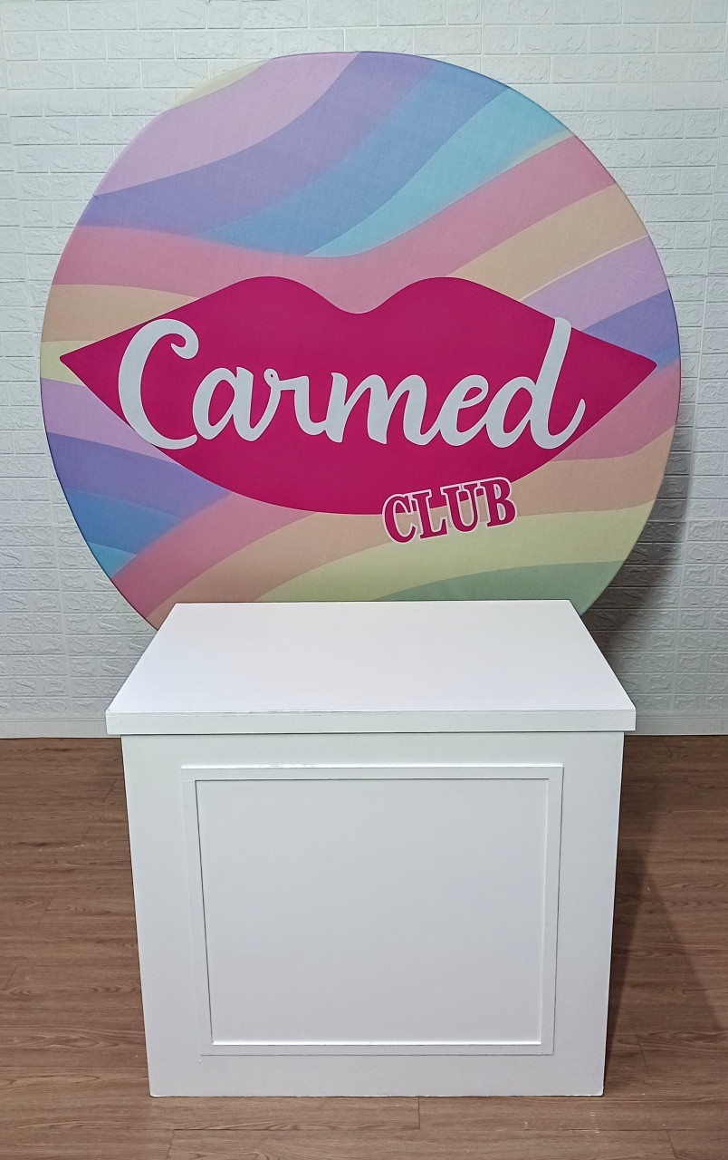 Cômoda Fake Boiserie G Branca Mdf + Suporte Painel E Capa 1,50 M - Cassia Decore e Celebre
