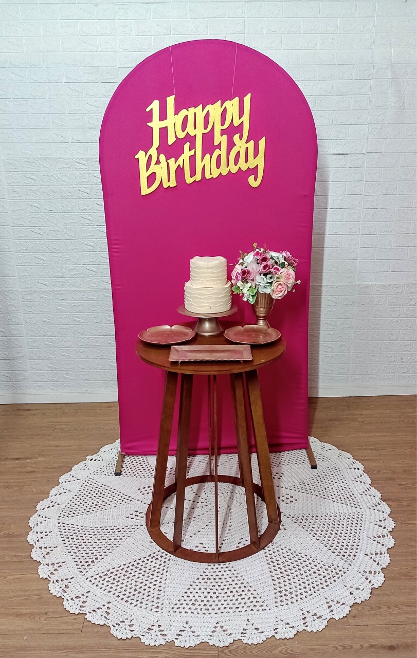 Kit Painel Romanos E 1 Mesas Cônica G - Cassia Decore e Celebre