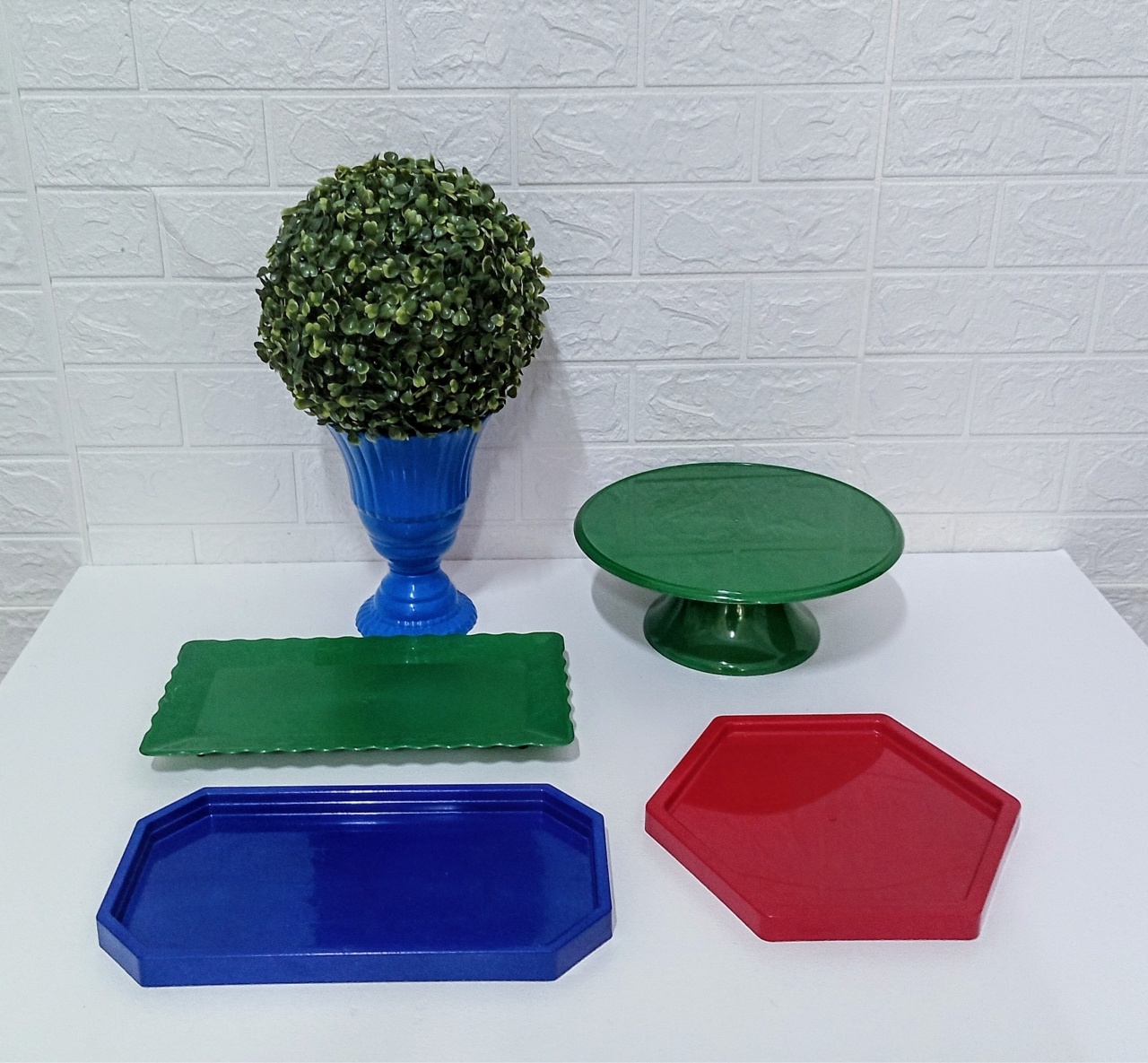 Kit Bandejas / Vasos - Azul Royal/Verde/Vermelha 1 - Cassia Decore e Celebre
