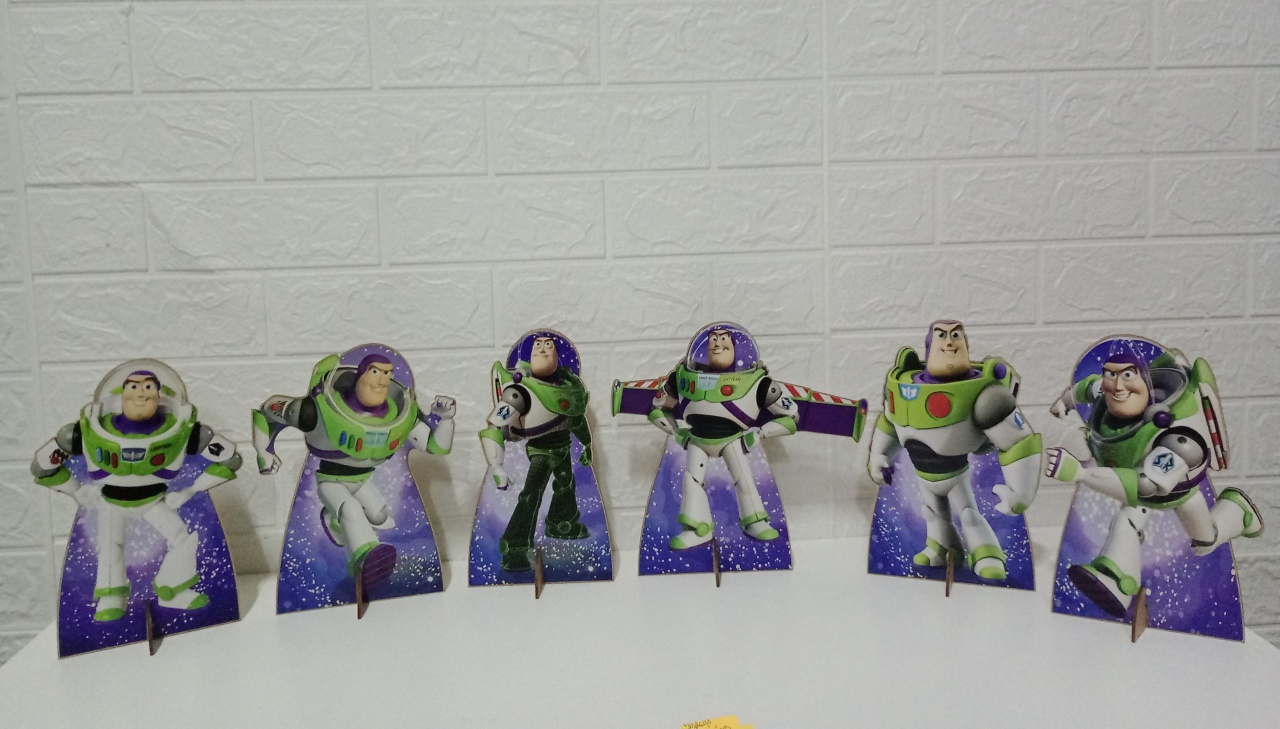 Kit Displays Buzz Light Year Mdf 6 Unidades  - Cassia Decore e Celebre