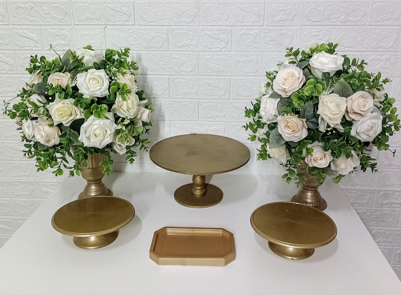 Kit Bandejas / Vasos - Dourado 1 Arranjos G  - Cassia Decore e Celebre