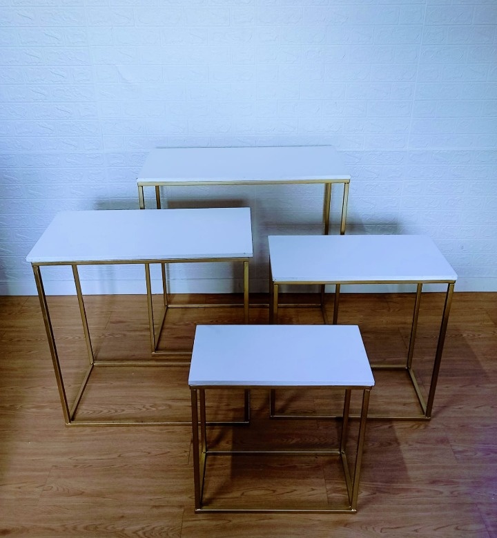 Kit 4 Mesa de Ferro Dourado Com Tampo de Madeira Branca   - Cassia Decore e Celebre