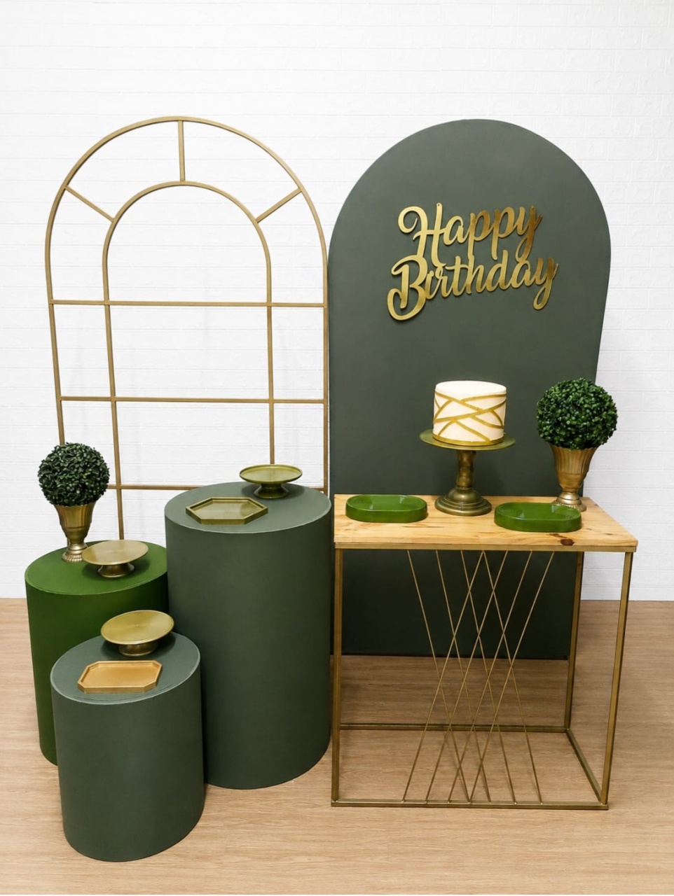 Kit Painel Janela E Painel Romano Verde Oliva Happy Birthday C/ Peças de Acrílico - Cassia Decore e Celebre