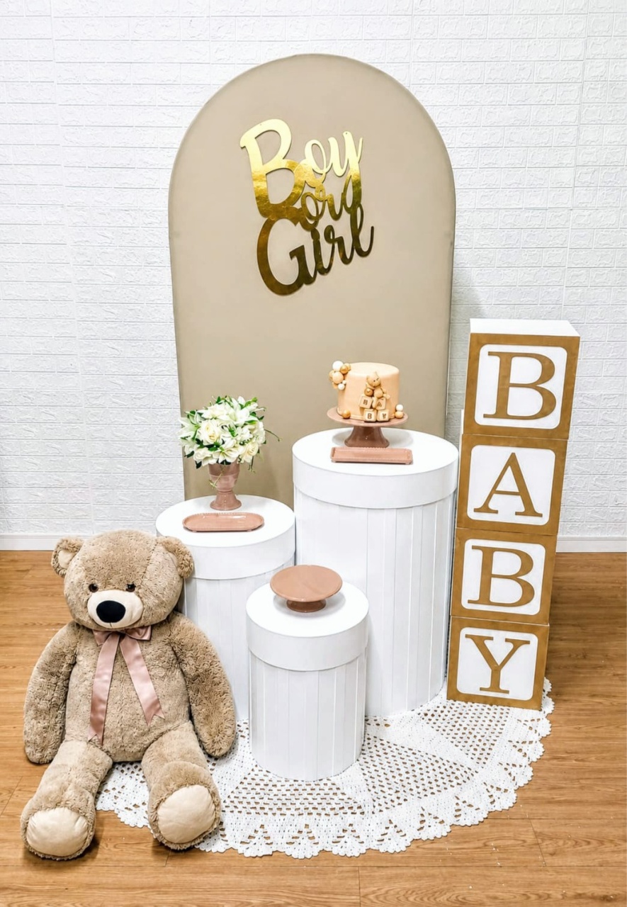 Kit Chá Revelação C/ 1 Painel Romano, Cilindros Ripados , Urso E Baby - Cassia Decore e Celebre