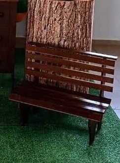 Banquinho de Praça Infantil de Mdf Marrom - Cassia Decore e Celebre