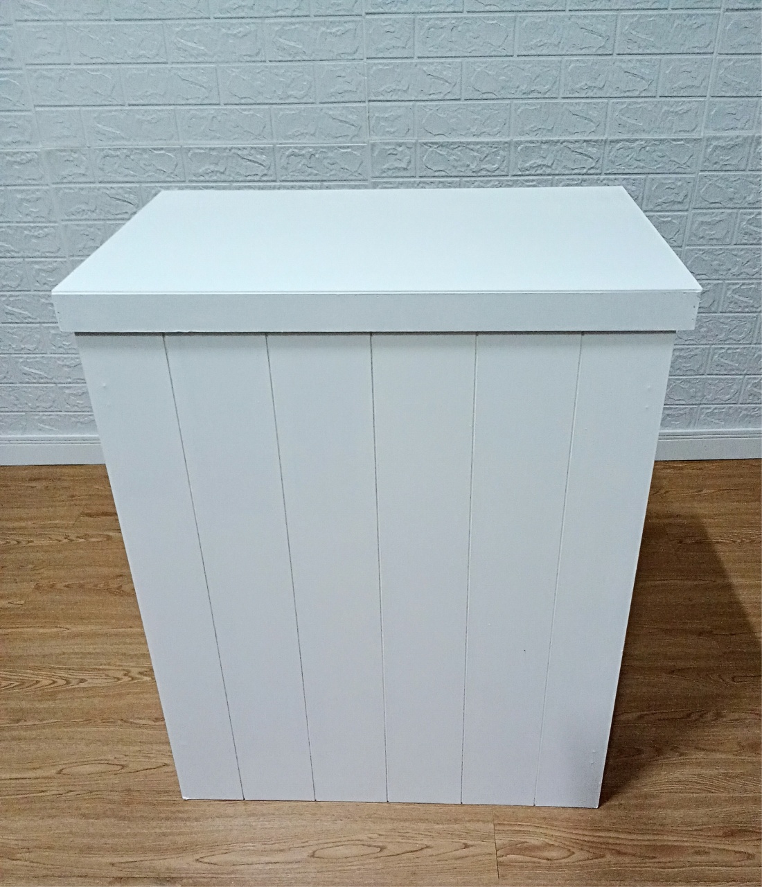 Cômoda Fake Frisada M Branca Mdf (L: 43, C:64, A:80) - Cassia Decore e Celebre