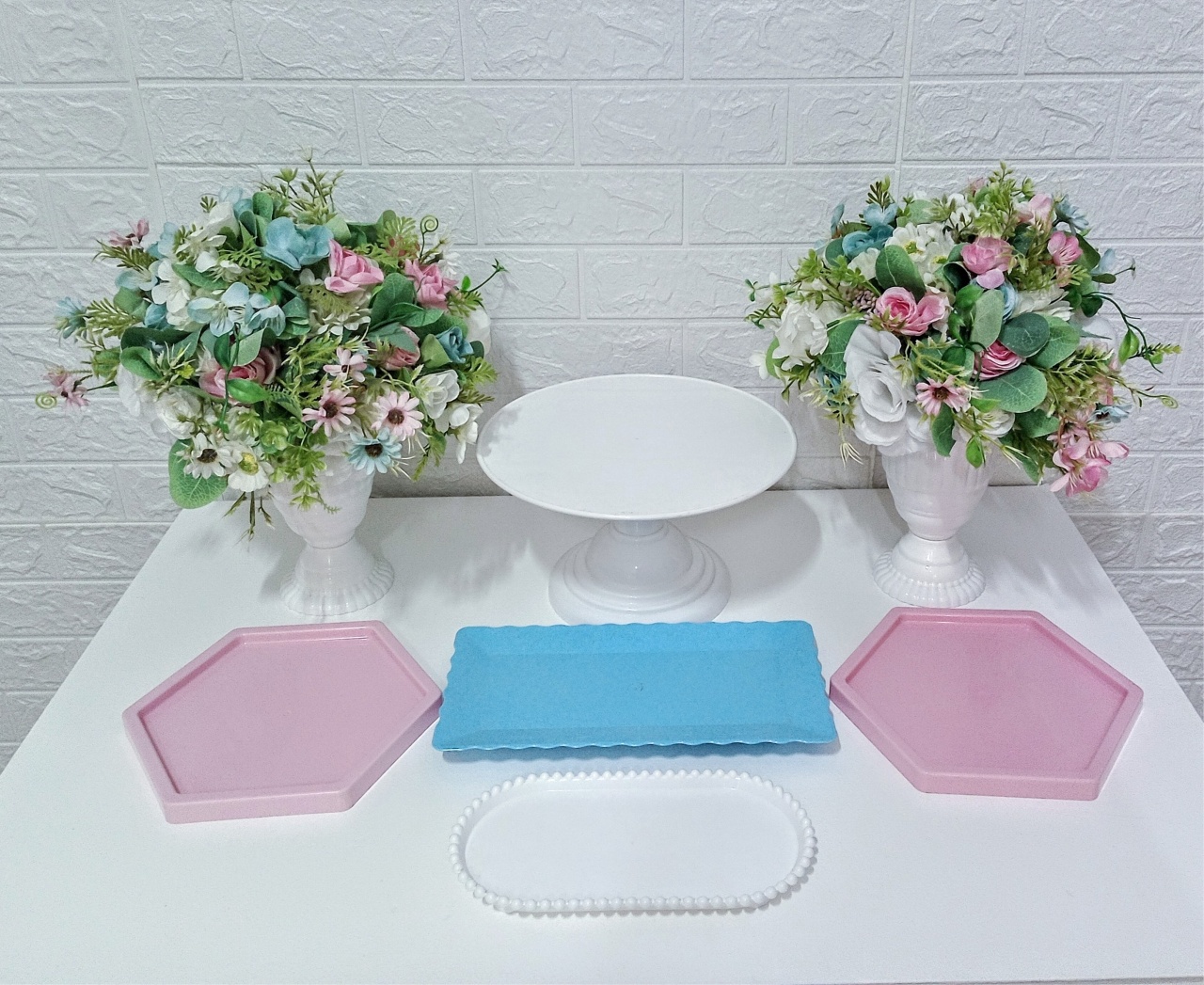 Kit Bandejas / Vasos - Azul Bebê/Rosa Bebê/Branco  2 - Cassia Decore e Celebre
