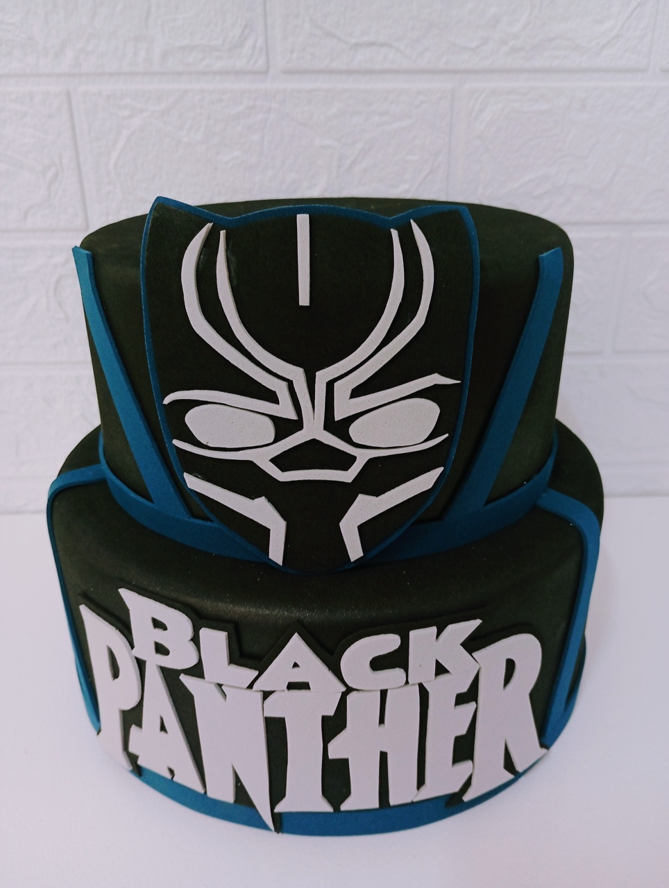 Bolo Fake Pantera Negra 02 Andares - Cassia Decore e Celebre