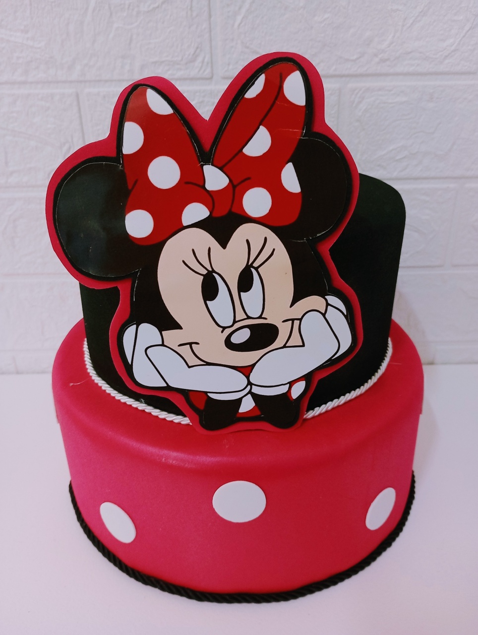Bolo Fake Minnie Vermelha 02 Andares - Cassia Decore e Celebre