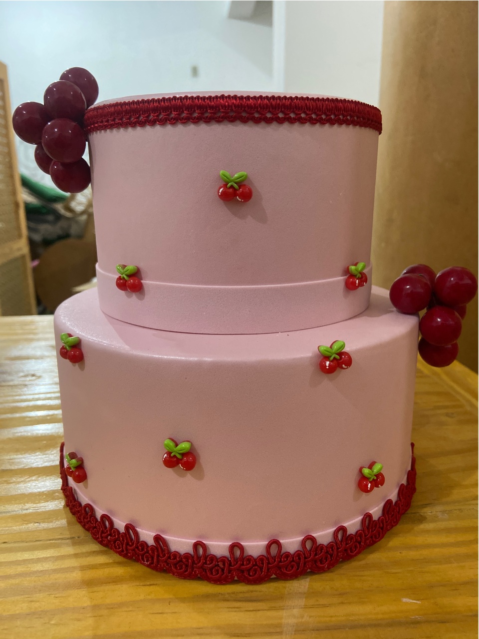 Bolo Fake Cerejinha - Sua Festa Pegue & Monte