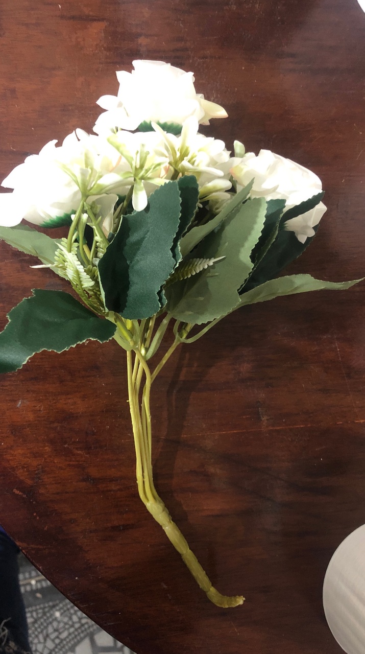 Buquê de Flores Branca P (Cabo Amarelo) - Sua Festa Pegue & Monte