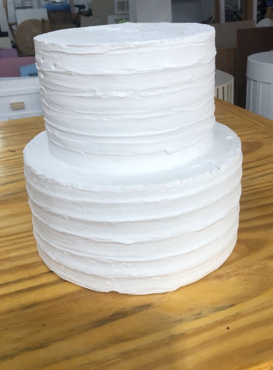 Bolo Fake Branco Liso 2 Andares - Sua Festa Pegue & Monte