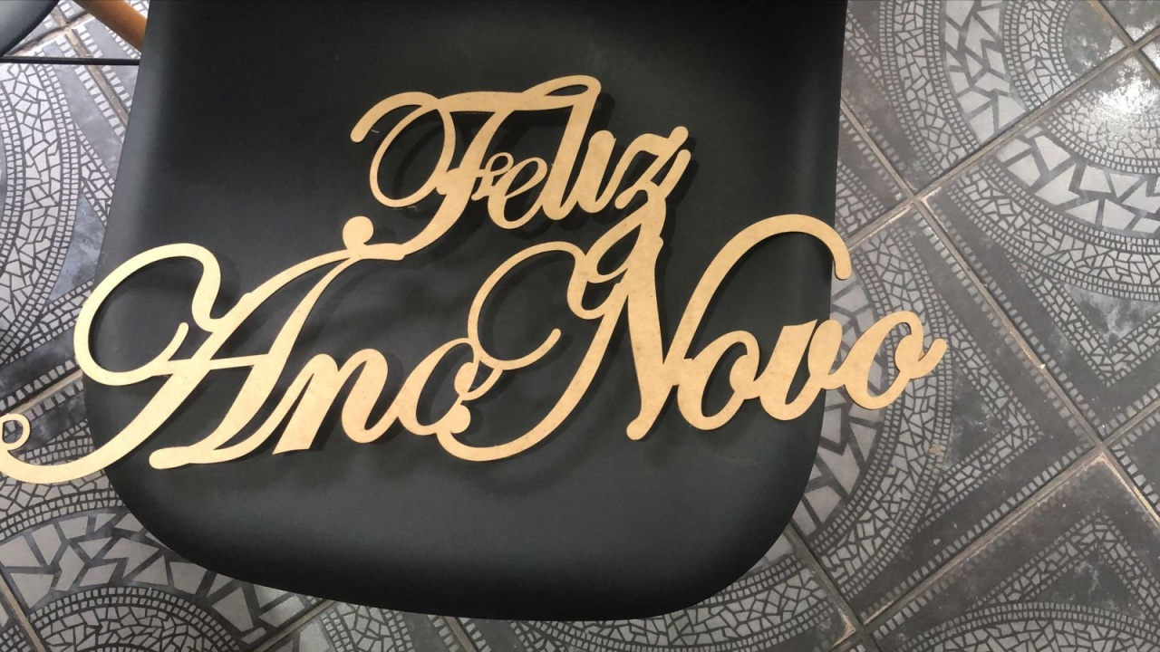 Letreiro Feliz Ano Novo Mdf - Sua Festa Pegue & Monte